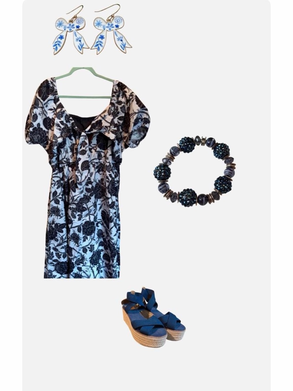 Time and Tru Light Blue & Navy Floral Midi Dress with V-Back 1x